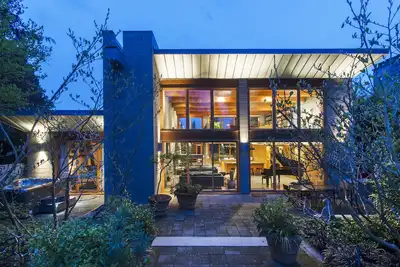 Oasis de vacances au coeur de Vancouver avec piscine privée