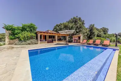 Villa Pontarro for four people with gated pool
