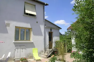 Image de Gîte à Saint-Ennemond avec cheminée et jardin clos