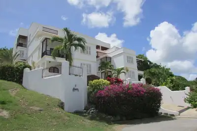 Image de Ashanti 1, superbe appartement de 3 chambres sur la côte platine de la Barbade.