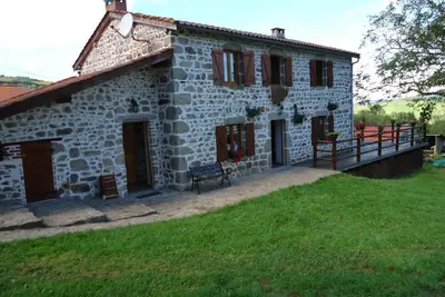 Maison Authentique avec Jardin et Cheminée, Animaux Acceptés, Parking, Internet