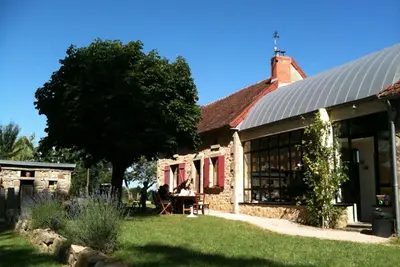Image de Fermette rénovée avec charme Bourbonnais, jardin arboré, clim, Wifi, animaux acceptés, proche Commentry