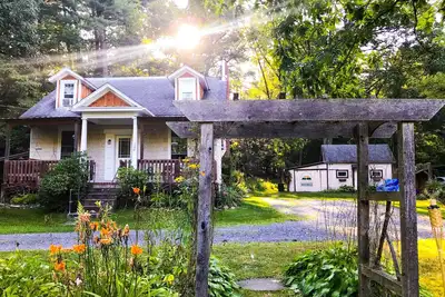 Image de Coburn On the Creek est à 35 km de Psu - Fishing / Hiking / Tubing / Sleeps 12 /