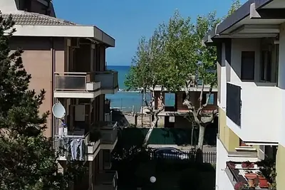 Image de Appartement à Francavilla, vue sur la mer, grande, moderne avec climat et parking.