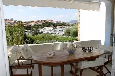 Image de Appartement de cinq pièces sur deux niveaux face à la mer