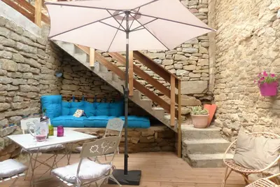Image de 18kms de la cite de Carcassonne, gîte au cœur du minervois. Maison de maître
