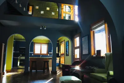 Image de Maison éclectique de Rossland, Promenade en ville, Animaux acceptés