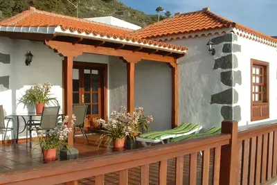 Casa los Viñedos (A) avec vue sur la mer, les montagnes et les volcans.
