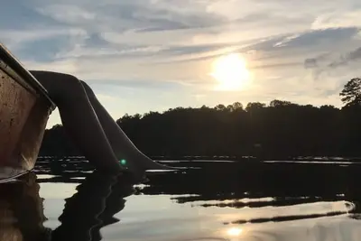 Image de Le dernier recours au lac Becky!