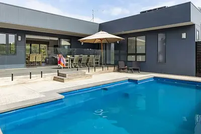 Image de Escapade de vacances, piscine et Alfresco