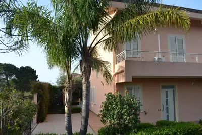 Villa avec jardin 200 m² face à la mer - vue sur les îles Éoliennes