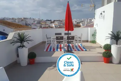 Image de Henri'S Apartments, City Center, Apt. 3 - Le meilleur de Lagos!