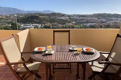 Image de Appartement duplex moderne avec vue sur la mer et la montagne