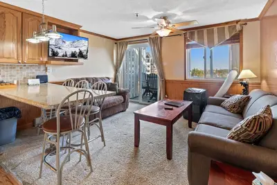 Image de Ml324 1br / 1ba Wi-Fi SlopeView Parking Parfait (se connecte à Ml326)