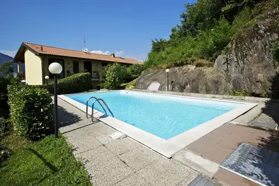 Image de Appartement de 3 pièces meublé avec goût dans une petite résidence avec piscine