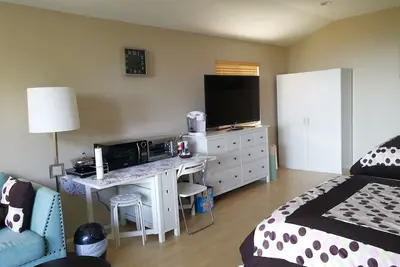 Image de Entrée privée, suite familiale calme et paisible.