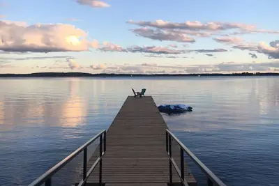 Image de Directement sur la rue Fleuve Lawrence à seulement 3 minutes de Gananoque