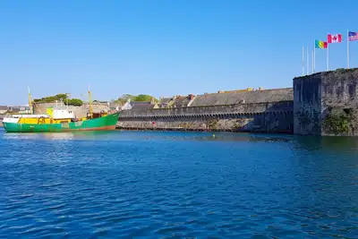 Image de Maison ★★★ et jardinet à 150 mètres du port