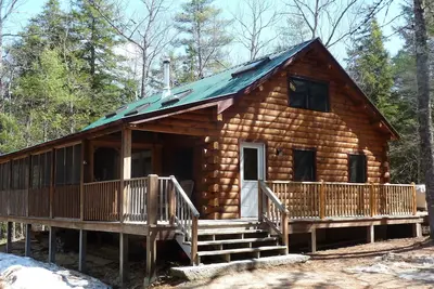 Image de Maison de notation isolée dans la forêt privée naturelle avec front de mer et plage, 8 couchages