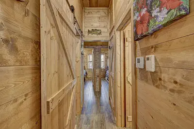 Image de Nouvel An Round Cottage et magnifique cadre au bord du lac