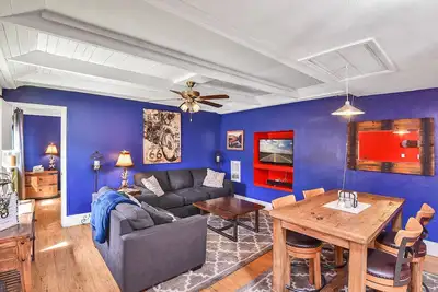 Image de Centre-ville 1 chambre avec bain à remous, 4 couchages