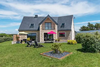 Image de Maison 8 personnes, vue sur mer, plage de Kerhillio à 800m, accessible à pieds