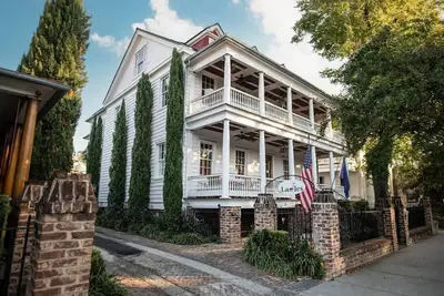 Image de Fresh & New spacieux centre-ville près de King St!