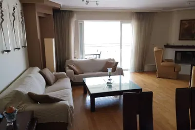Image de Appartement moderne et spacieux avec vue charmante / FreeParking