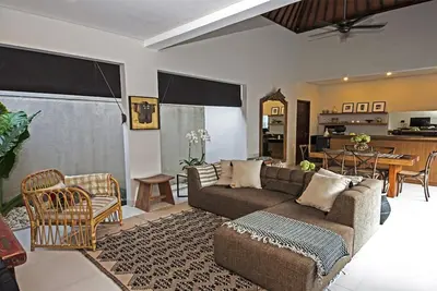 Image de Villa Makela - \"Villa chic et confortable, à une minute à pied de la plage de Batubelig, à Bali! \"