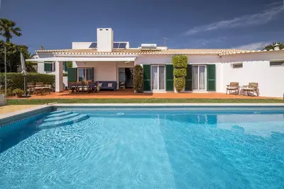 Image de Villa pour 8 personnes avec piscine Ă Praia da Luz