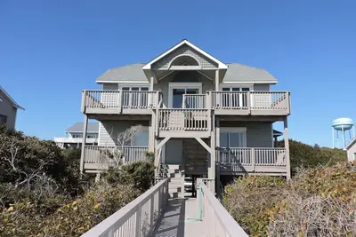 Image de Oceanfront maison avec de belles vues sur l'océan!