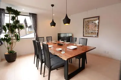 Image de 【Kyoto · Higashiyama】 À 5 minutes de la maison en bois moderne, entièrement rénovée et traditionnelle  Gare