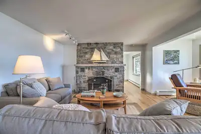 Image de Nouveau! Plattsburgh Home w / Deck sur le lac Champlain