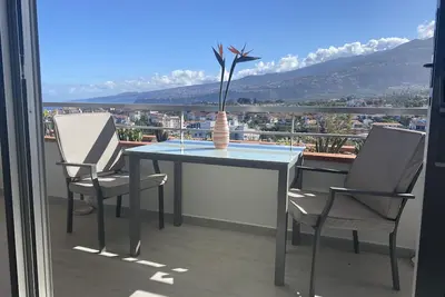 Image de Buena Vista appartement lumineux moderne meublé avec de superbes vues et piscine