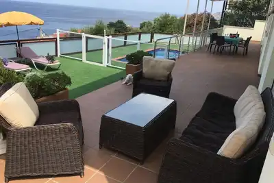 Image de Villa climatisée vue mer! Piscine privée chauffée, crique 5 mn à pied