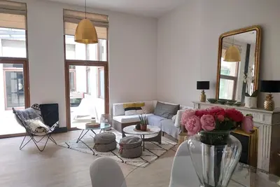 Image de Appartement, Extérieur, Centre entre Jardin-public Chartrons Quinconces Quais