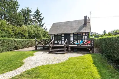 Image de Belle maison en dehors de la ville, au bord du lac. Parfait pour des vacances en famille.