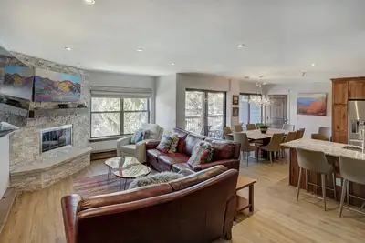 Image de 4Br Condo rénové - pour 12 personnes - Downtown Breck