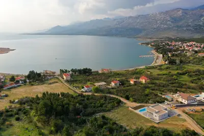 Image de Villa Imortelle avec piscine et vue mer, neuf et confortable