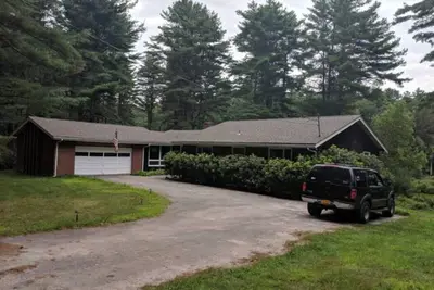 Image de Superbe propriété au bord de l'eau dans 50 acres. Animaux acceptés, Fire Pit & Space to Roam
