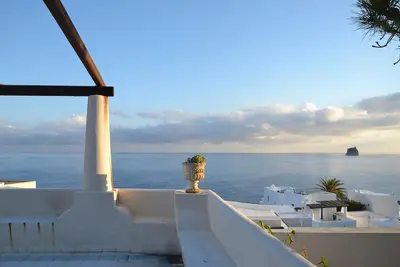 Image de DĂ©tendez-vous Ă la Villa Arcobaleno Ă Stromboli PiscitĂ