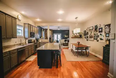 Image de Spacieux + Homey Nashville Hangout | Parfait pour les groupes et proche du centre-ville!