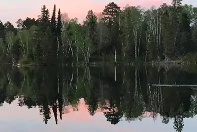 Image de Cabine au bord du lac sur une péninsule privée sur le Mississippi