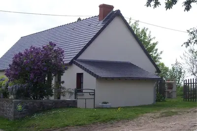 Image de Fermette au calme avec jardin clos, proche station thermale, animaux acceptés et nombreuses commodités