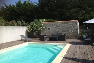 Image de Maison de Famille avec Piscine et grand jardin clos- 8 personnes