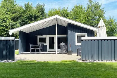 Image de Maison de vacances chic de 3 chambres avec connexion Wi-Fi gratuite près de la plage