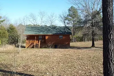 Image de Cabines High Shoals, cabine 3. Chalet sur la rivière Ouachita.