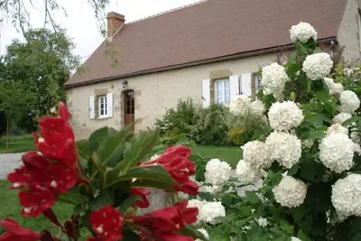Image de Maison de ferme rénovée, campagne, cheminée, étang privé, jardin, parking, internet