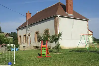 Image de Maison de Ferme Rénovée avec Spa, Salle de Jeux et Activités pour Enfants