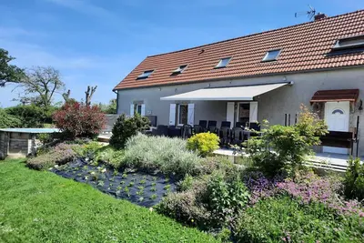 Image de Longère rénovée avec piscine privée, Wi-Fi et climatisation